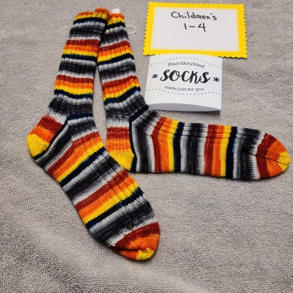 Hand knitted socks: assorted sizes: children, adults and large feet socks - Picture 7 of 16